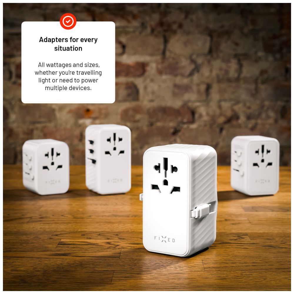 FIXED Voyager utazó adapter 4xUSB-C/1xUSB GaN 85W, fehér