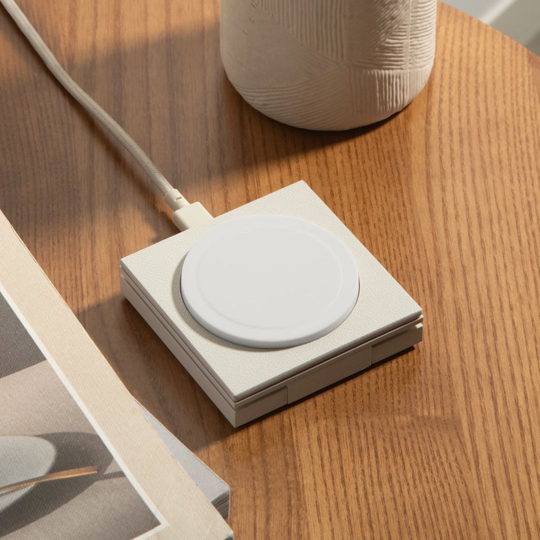 Native Union Rise Solo Qi2 wireless charger Sandstone