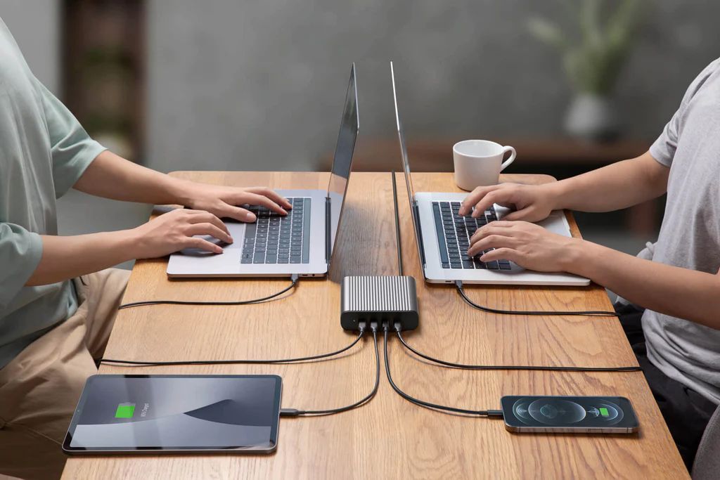 Targus HyperJuice 245W USB-C GaN Desktop Charger Black