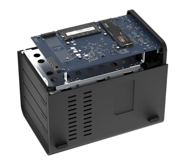 TerraMaster NAS F4-424 Pro (16GB) (4xHDD + 2xM.2 SSD)