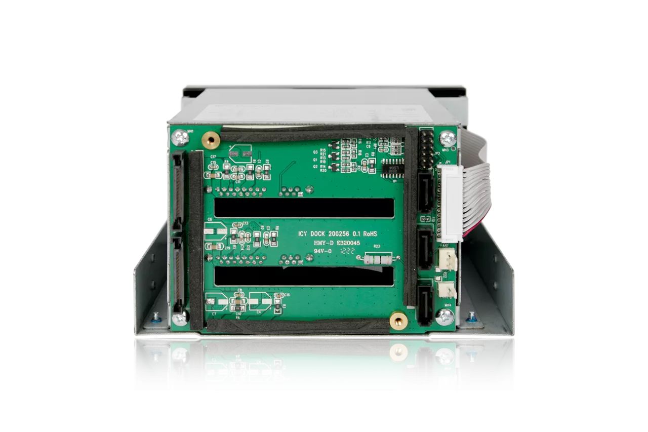 IcyDock FatCage MB153SP-B 3 Bay EZ-Tray 3.5