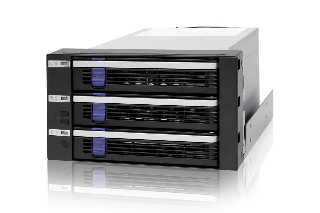 IcyDock FatCage MB153SP-B 3 Bay EZ-Tray 3.5