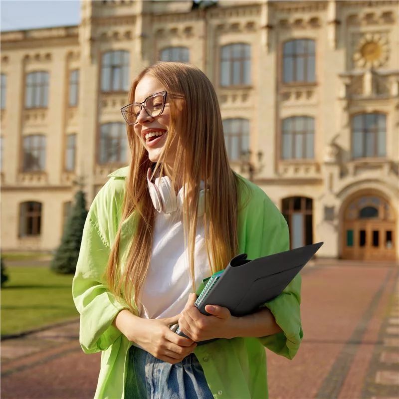 Spigen Valentinus S Notebook táska 16