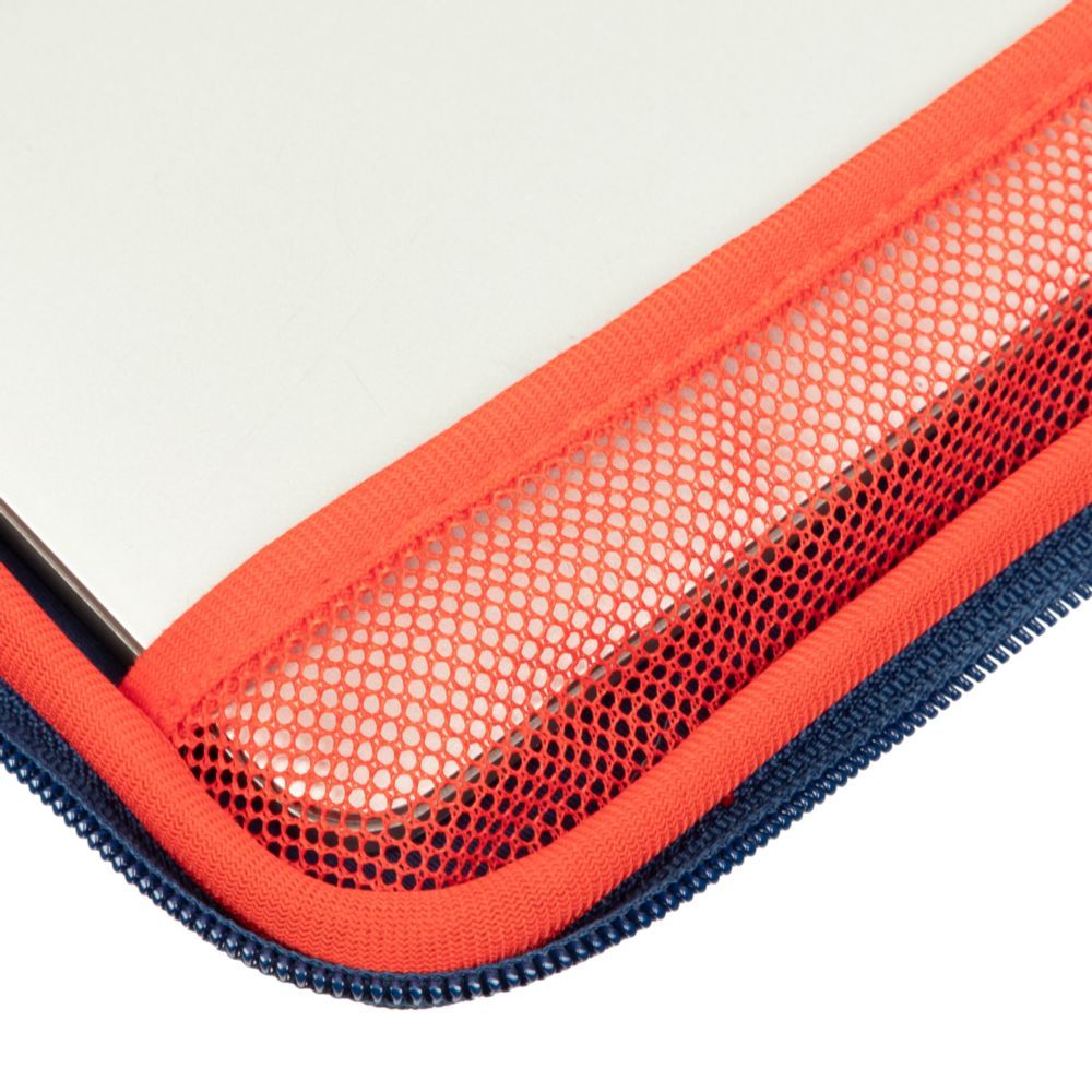 RivaCase 5224 MacBook Air 15