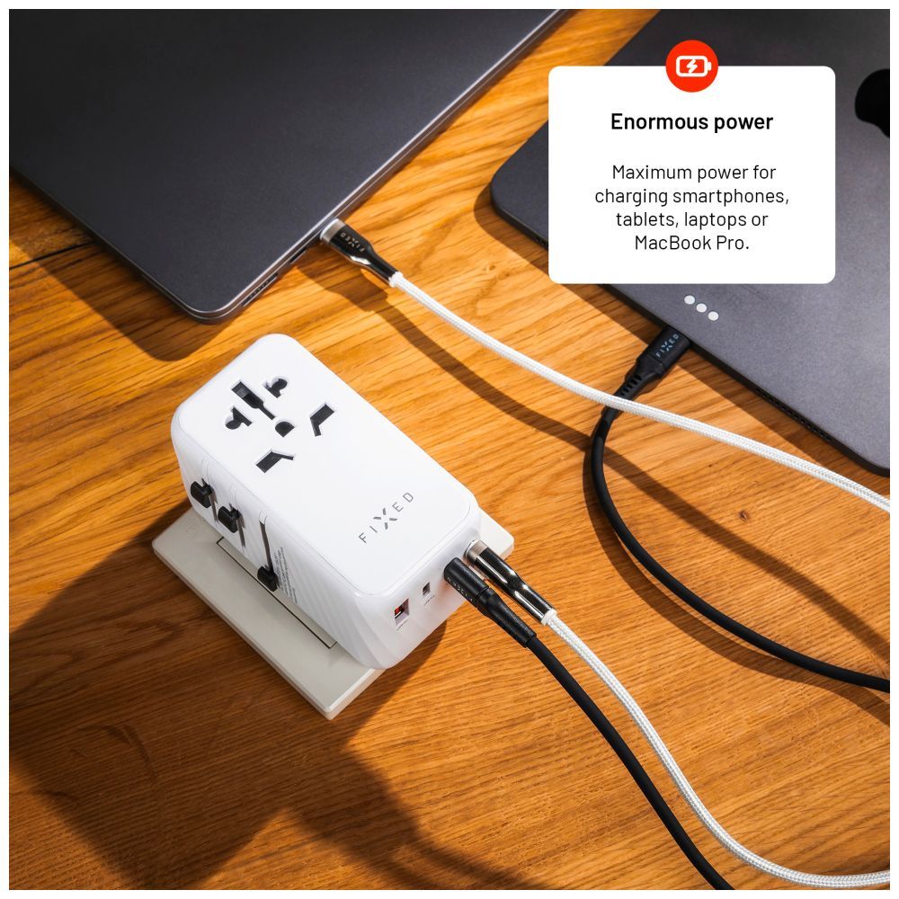 FIXED Voyager utazó adapter 3xUSB-C/1xUSB GaN 120W, fehér