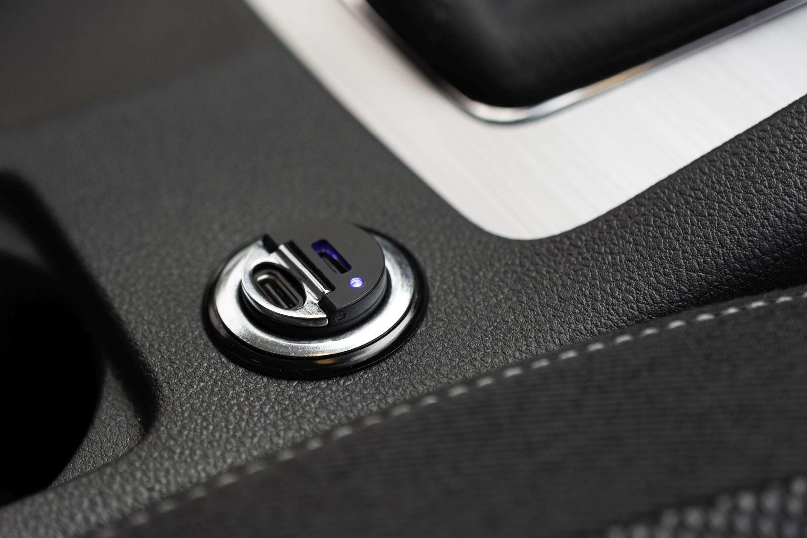 FIXED Dual USB-C autós töltő, 30W, fekete