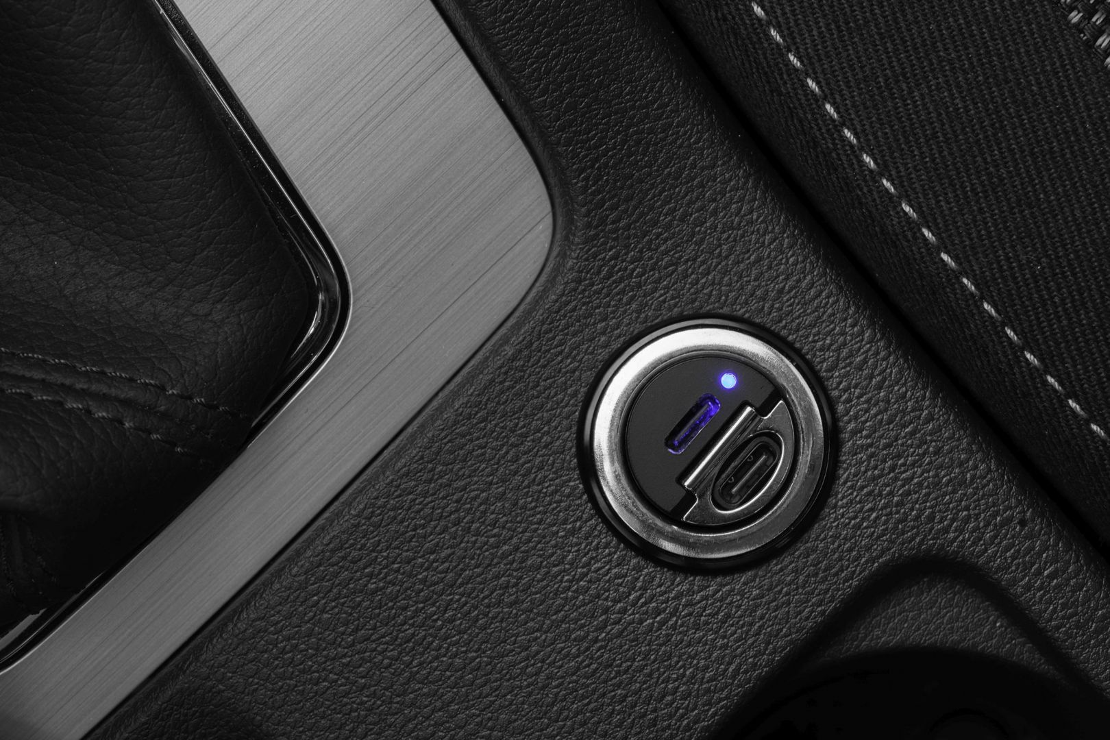 FIXED Dual USB-C autós töltő, 30W, fekete