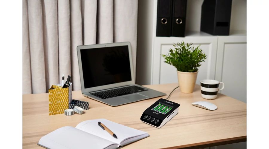 Varta LCD Ultra Fast Charger + 4x AA 2100mAh