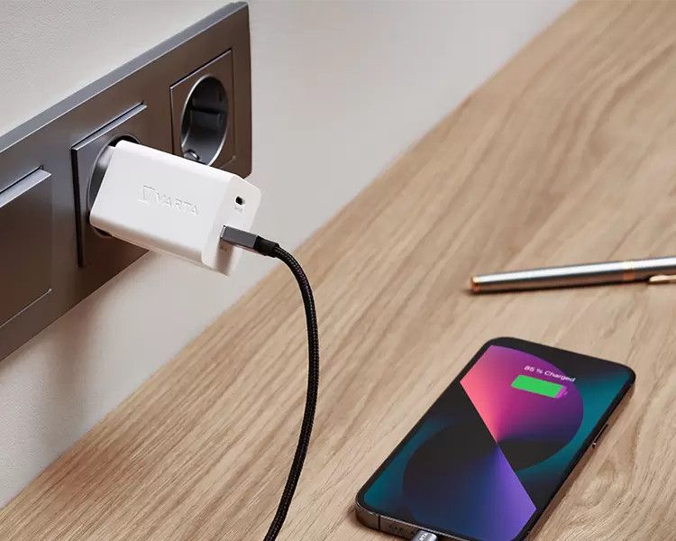 Varta Speed Charger 38W White