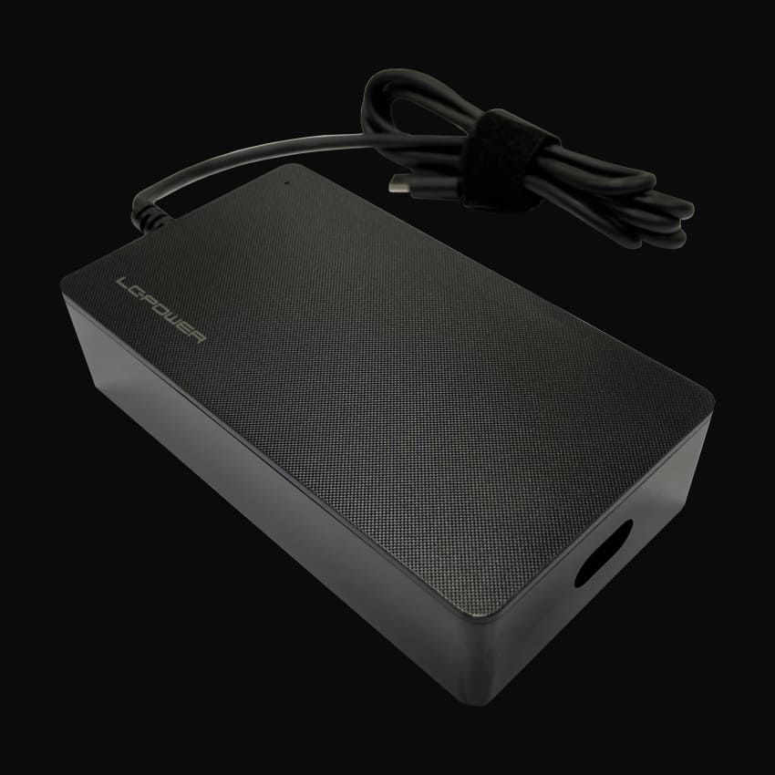 LC Power LC-NB-PRO-140-C 5-28V / 5A 140W Type-C univerzális hálózati notebook töltő