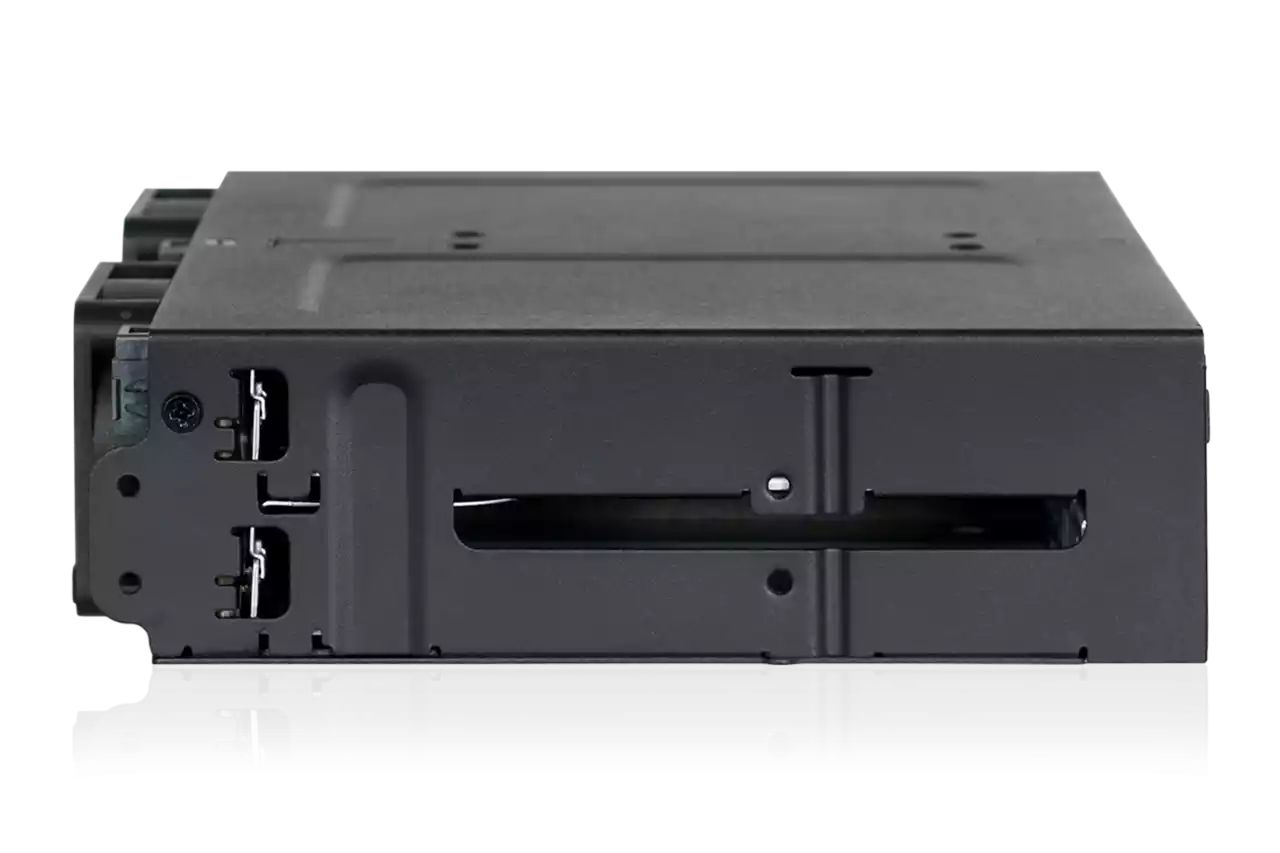 IcyDock ToughArmor MB699VP-B 4 Bay 2.5