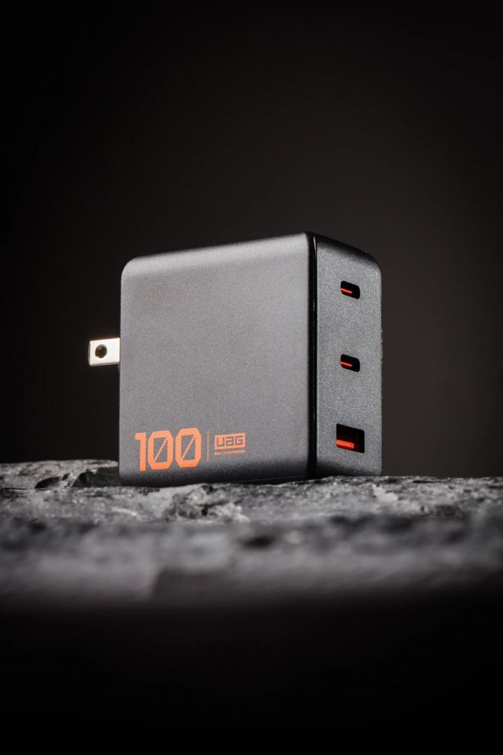 UAG 100W 3Port ((2)USB-C, (1)USB-A) Wall Charger Black