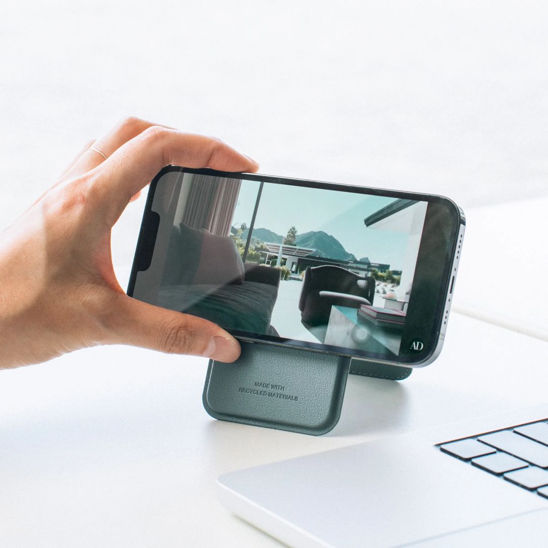 Native Union Active Wallet Stand Black