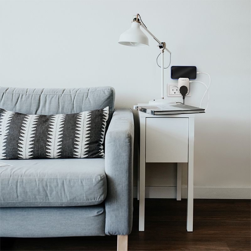 Logilink Socket adapter with holder 1x CEE 7/3 & 2x USB-A