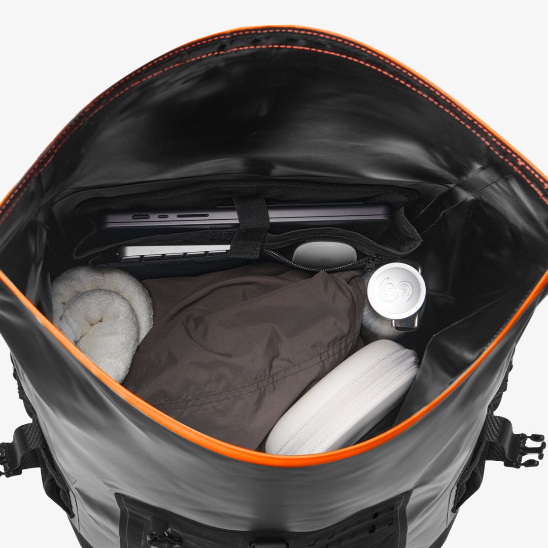 Spigen Aqua Shield WaterProof Backpack A650 Black