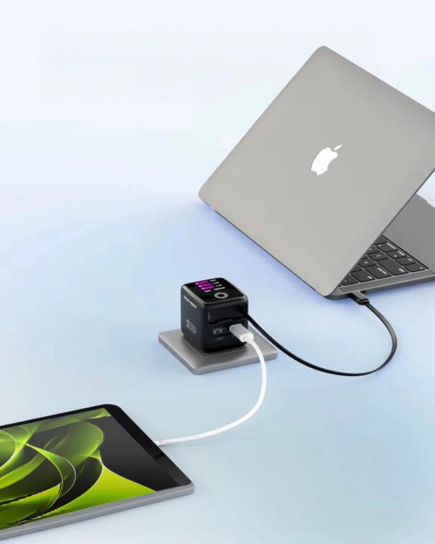 Mobile Origin 65W GaN Display Charger PW3 - USB-C Self-Retracting Cable+USB-C+USB-A Black