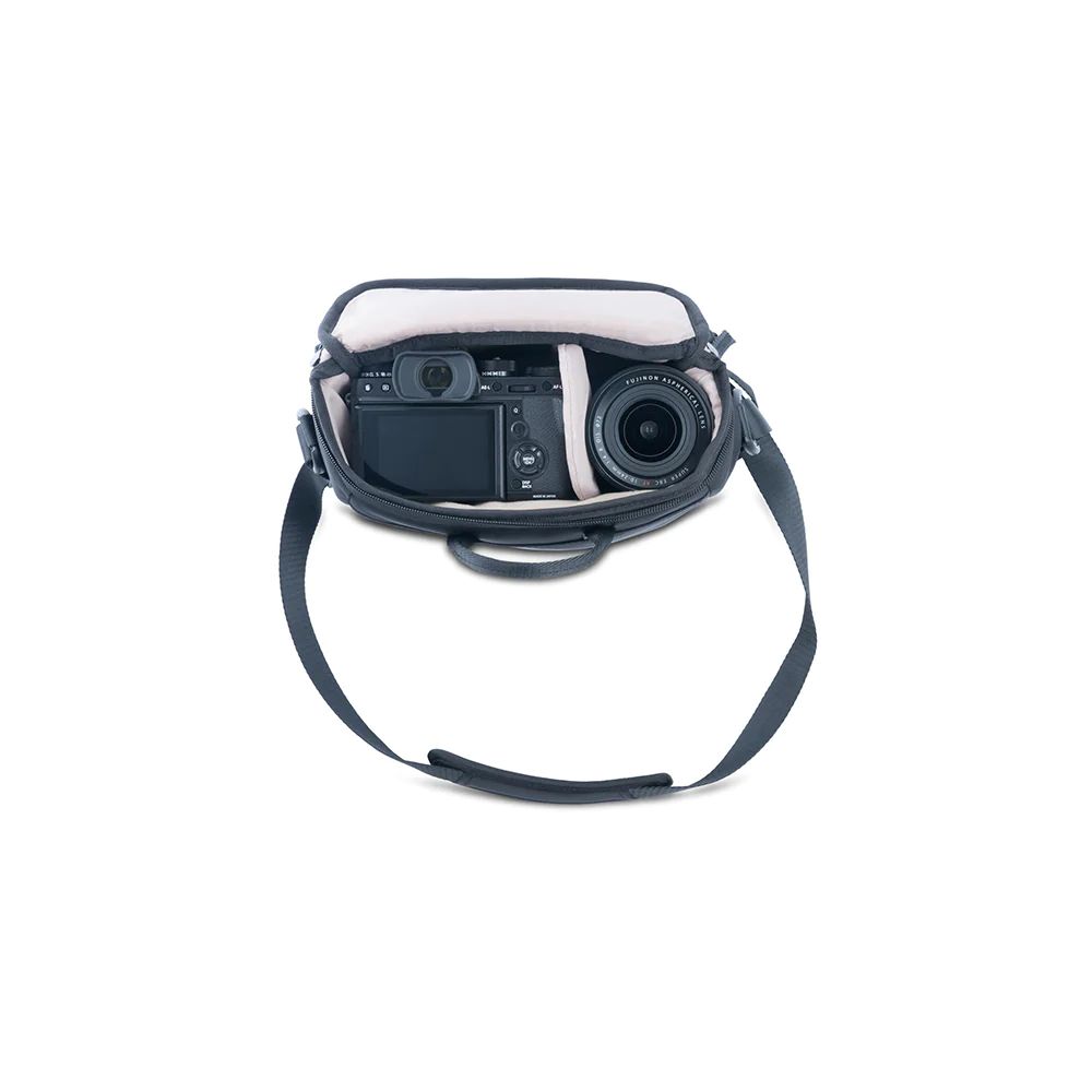 Vanguard VEO GO 24M Shoulder Camera Bag Black