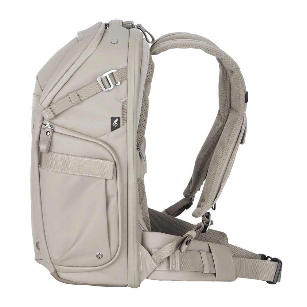 Vanguard B25L Veo Metro Backpack Cream