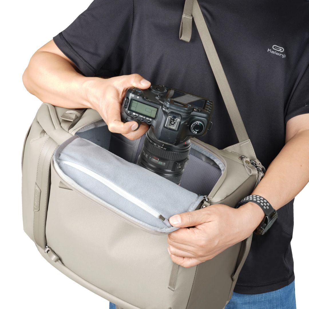 Vanguard VEO Metro 20-Liter Camera and Everyday Backpack Cream
