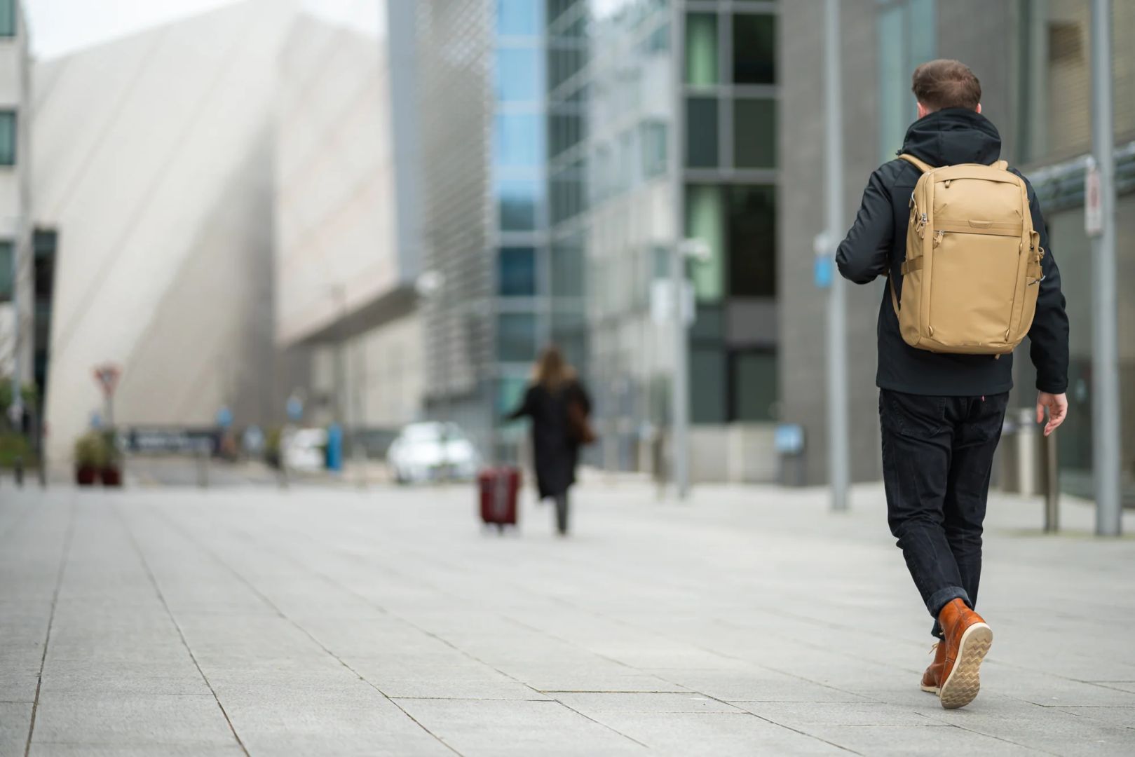 Vanguard VEO Metro 25-Liter Camera and Everyday Backpack Beige