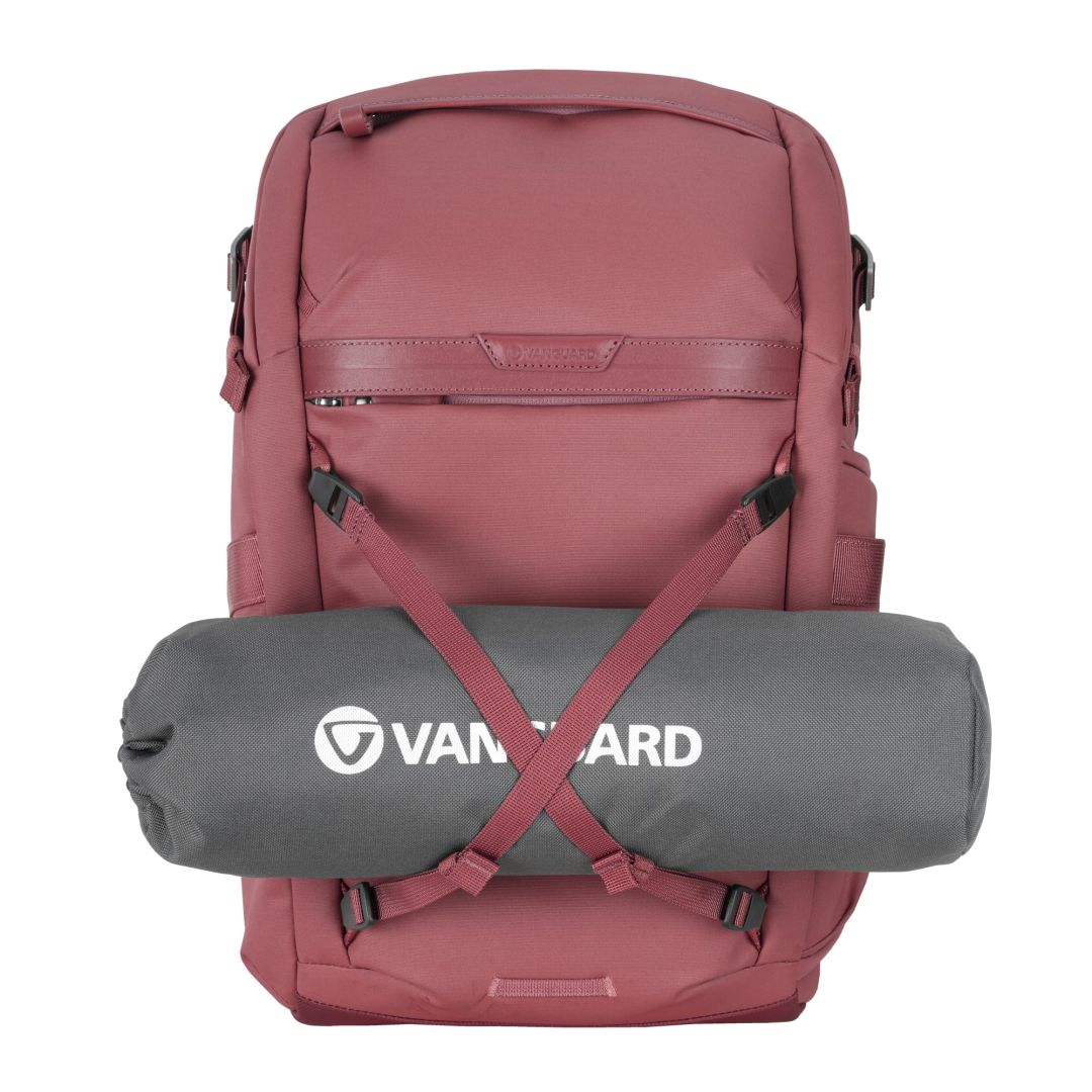 Vanguard VEO Metro 25-Liter Camera and Everyday Backpack Magenta