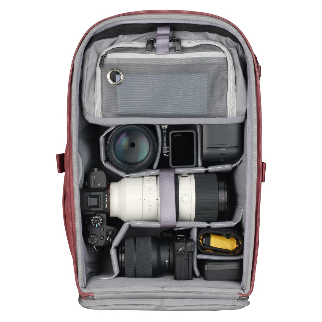 Vanguard VEO Metro 25-Liter Camera and Everyday Backpack Magenta
