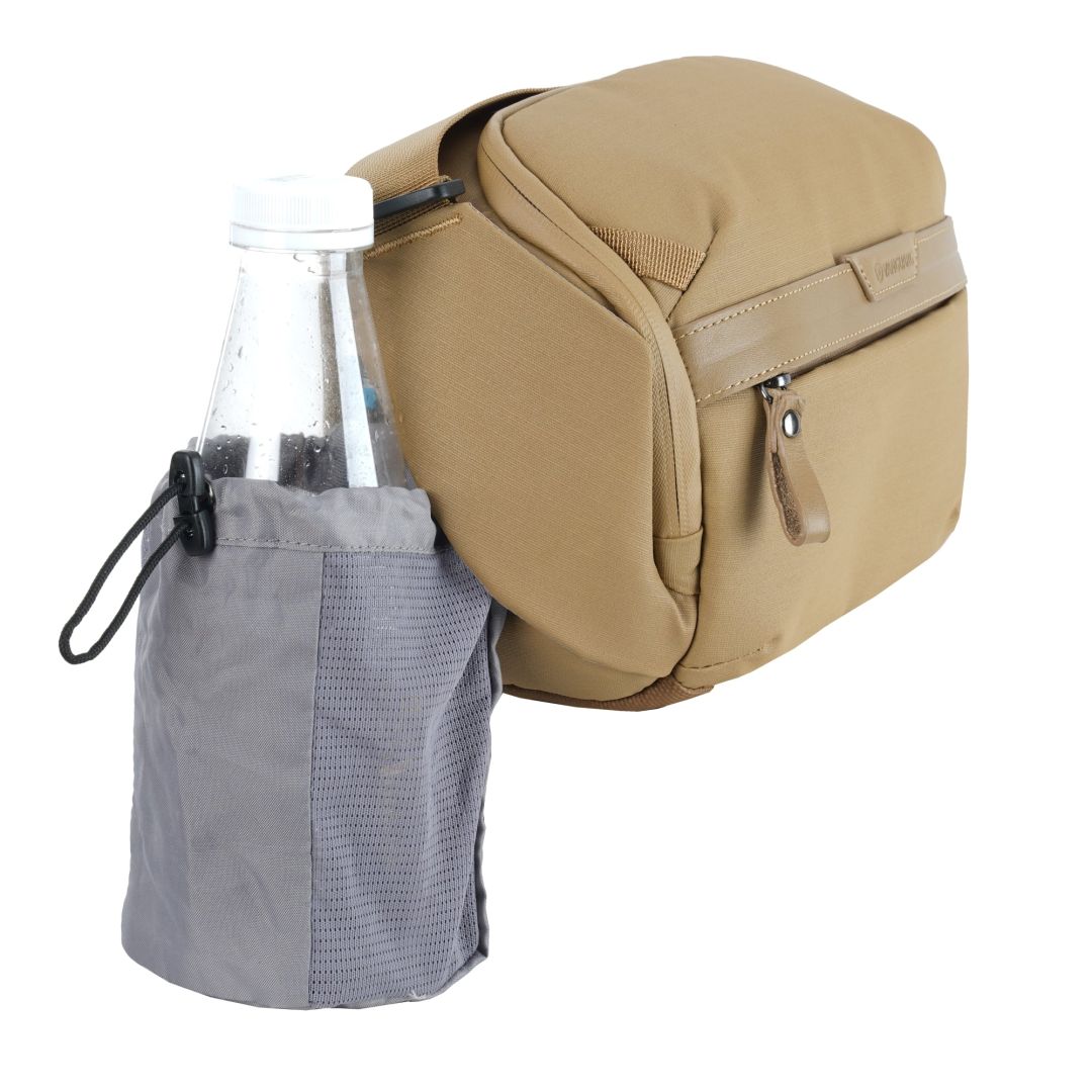 Vanguard VEO Metro 4-Liter Camera and Everyday Shoulder Bag Beige