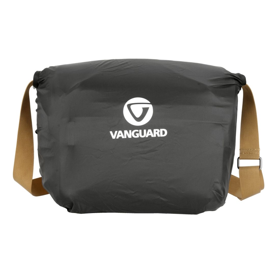 Vanguard VEO Metro 7-Liter Camera and Everyday Shoulder Bag Beige