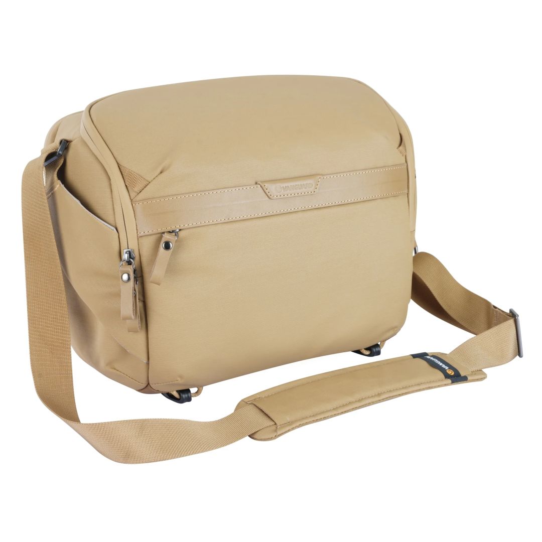 Vanguard VEO Metro 7-Liter Camera and Everyday Shoulder Bag Beige