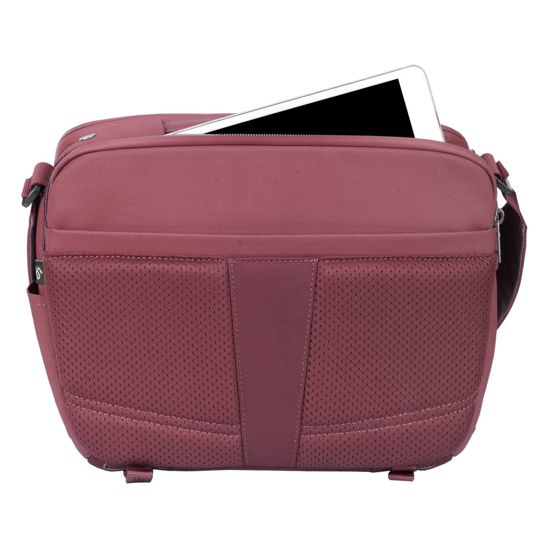 Vanguard VEO Metro 7-Liter Camera and Everyday Shoulder Bag Magenta