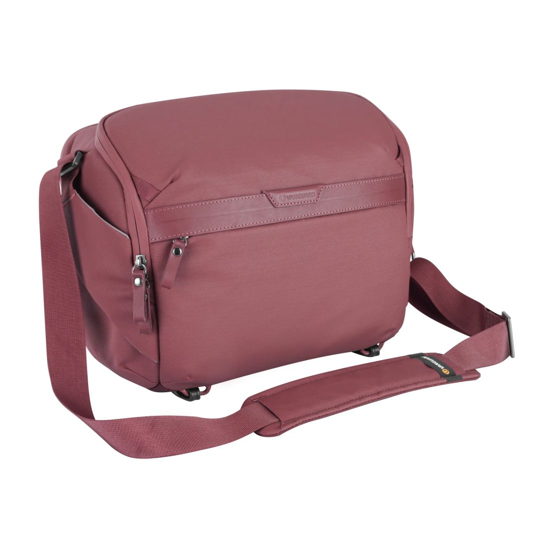 Vanguard VEO Metro 7-Liter Camera and Everyday Shoulder Bag Magenta
