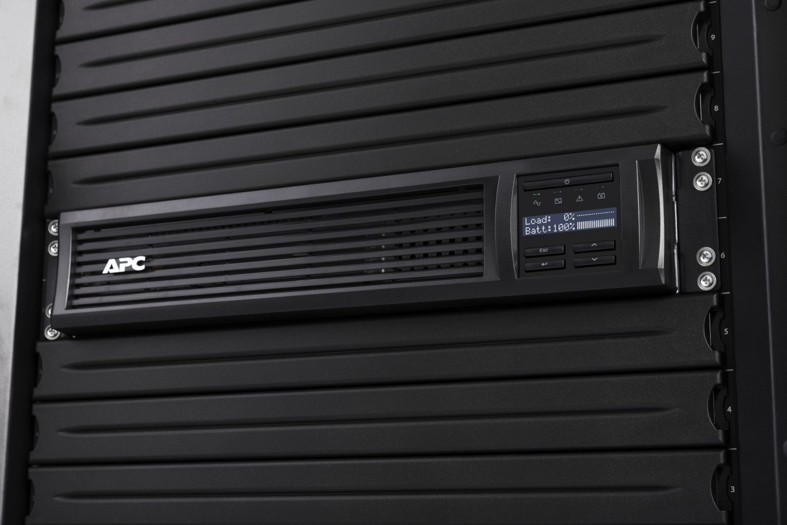 APC SMT750RMI2UC Smart-UPS LCD 750VA UPS