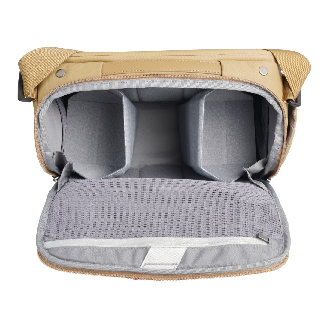 Vanguard VEO Metro S9L: 9 Litre Camera Shoulder Bag Beige