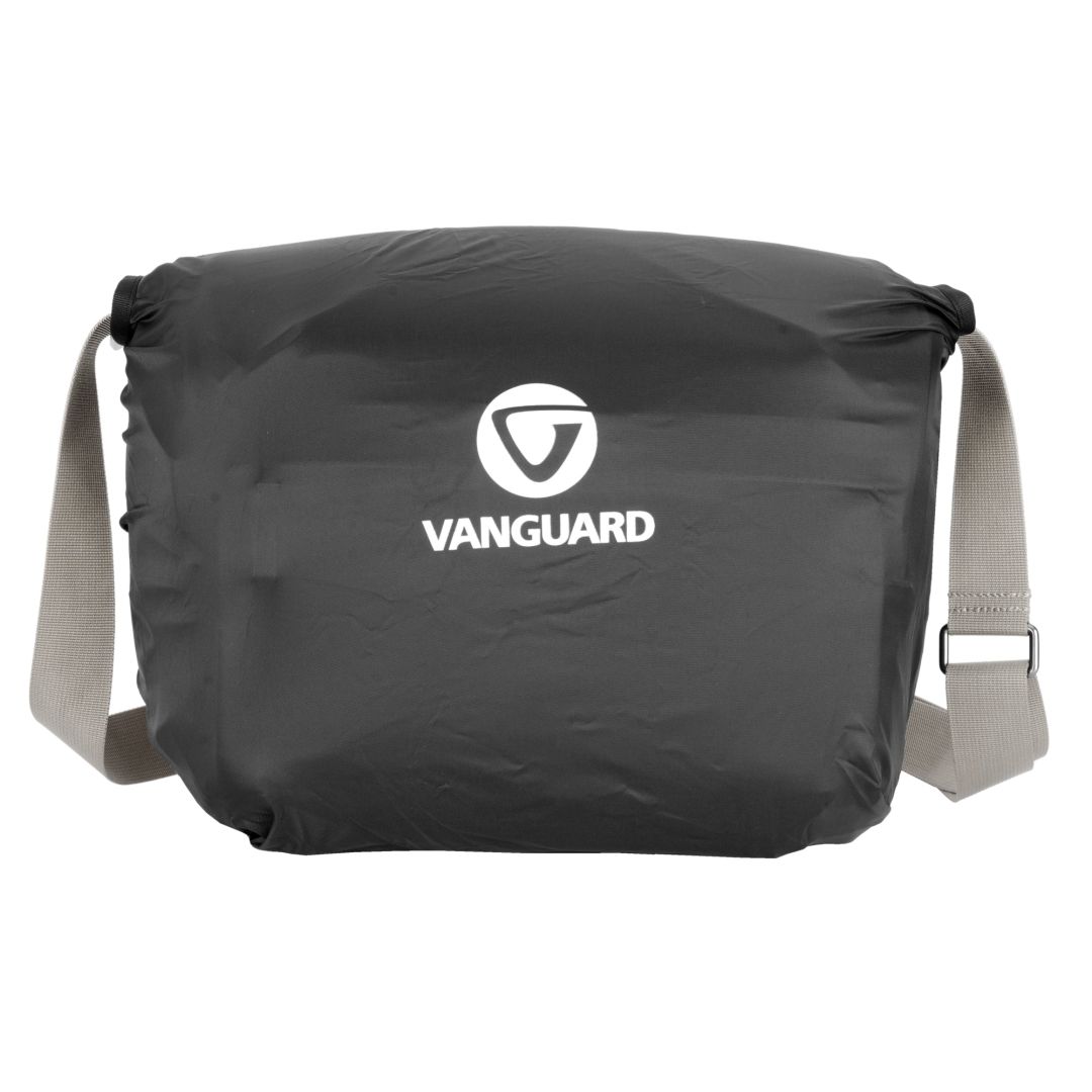 Vanguard VEO Metro S9L: 9 Litre Camera Shoulder Bag Cream
