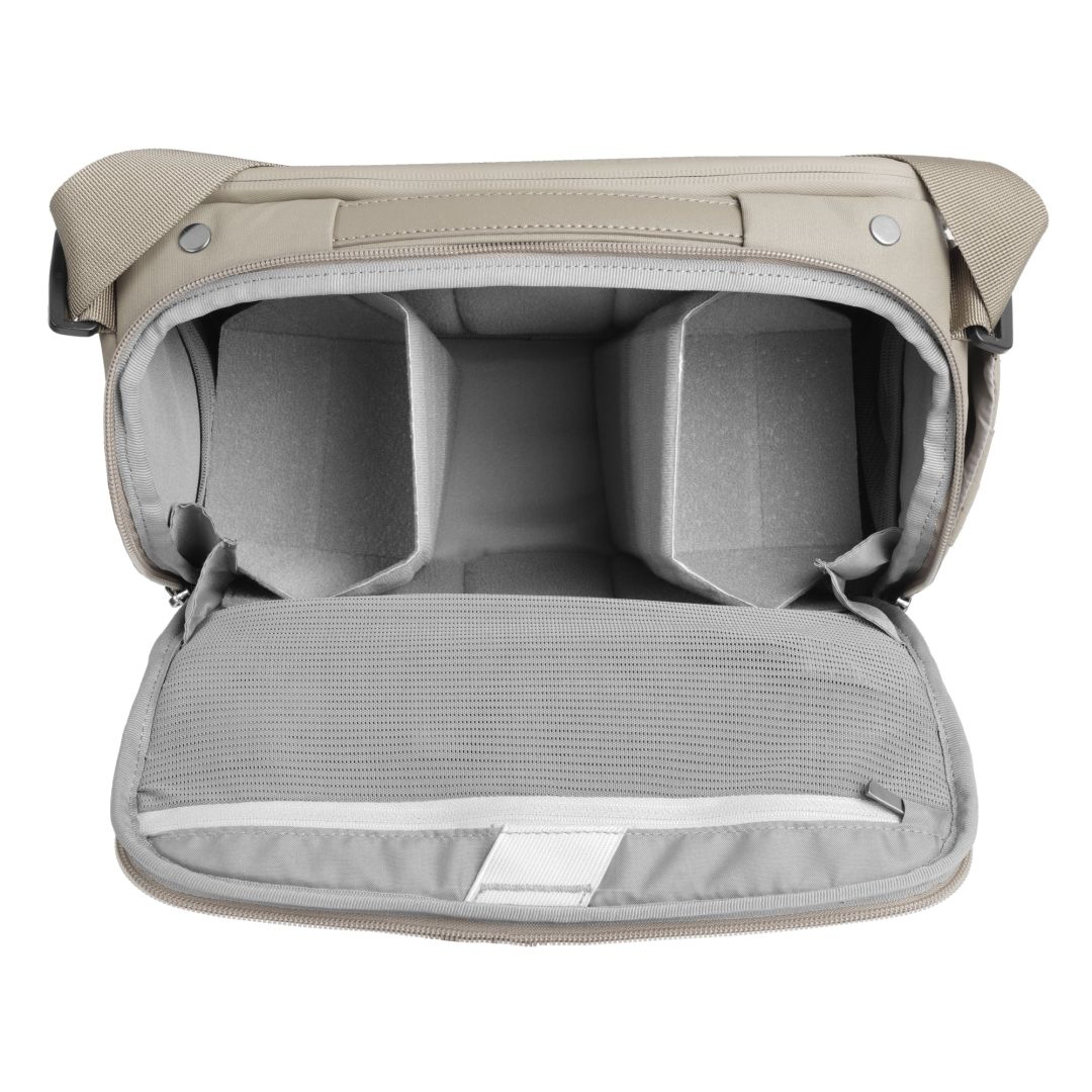 Vanguard VEO Metro S9L: 9 Litre Camera Shoulder Bag Cream