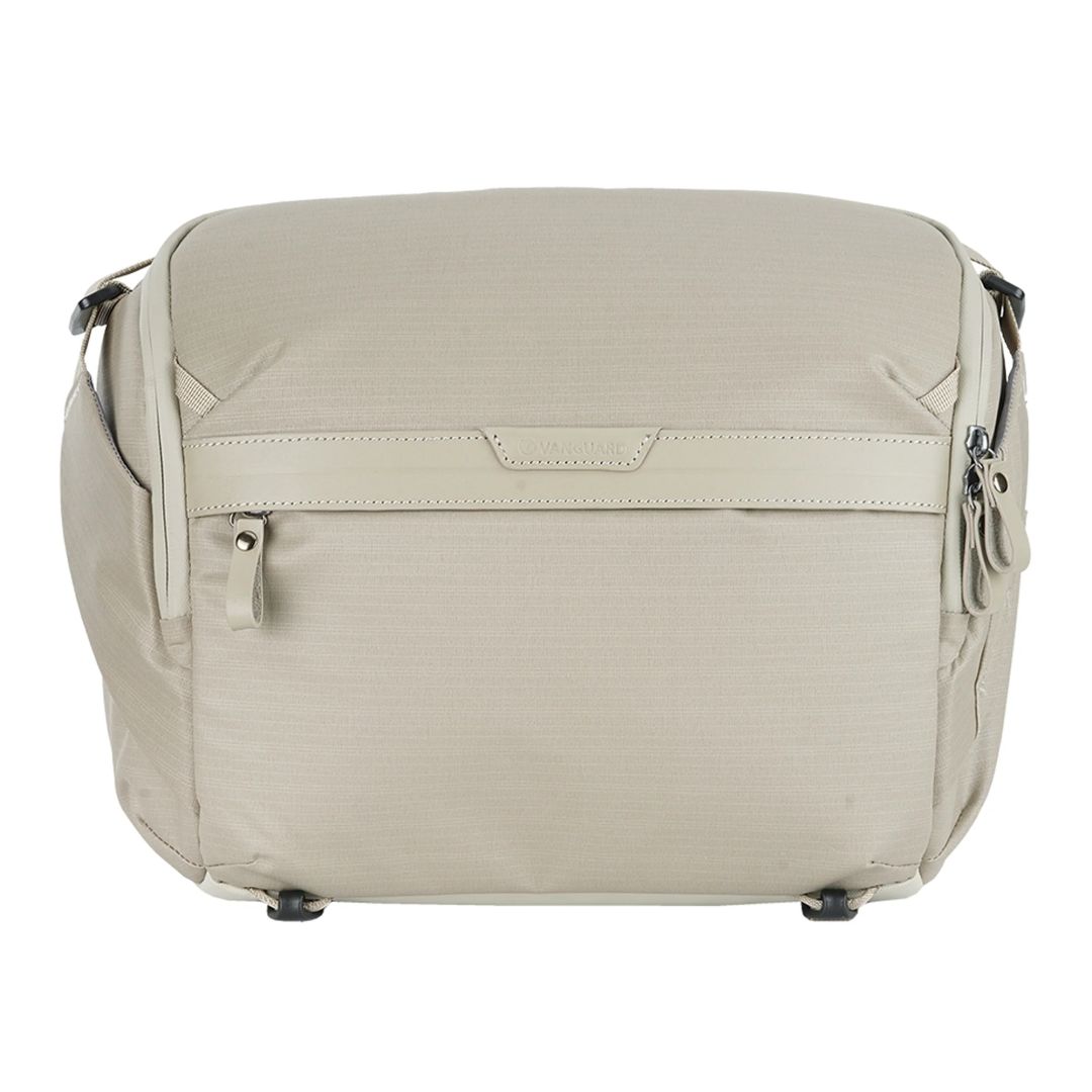 Vanguard VEO Metro S9L: 9 Litre Camera Shoulder Bag Cream