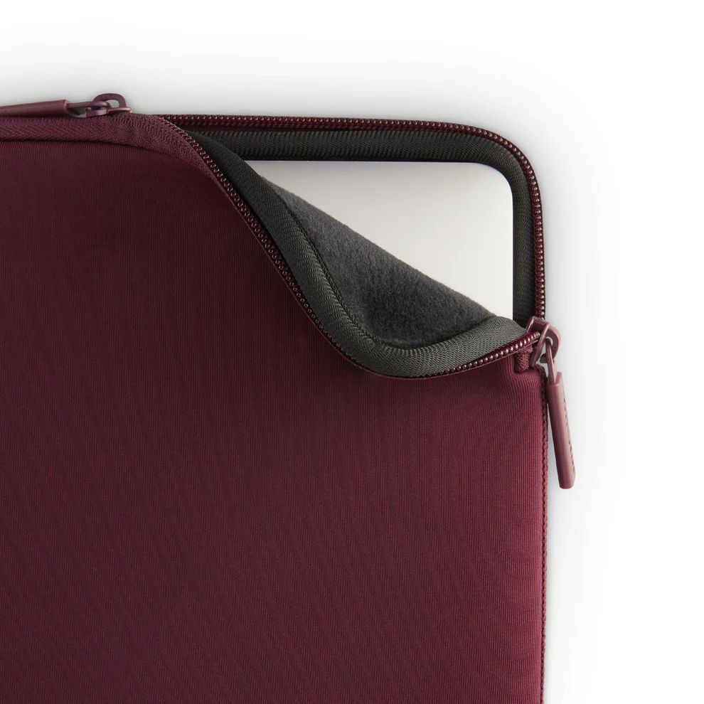 Pipetto Classic Fit Sleeve bag for MacBook 13/14 Burgundy