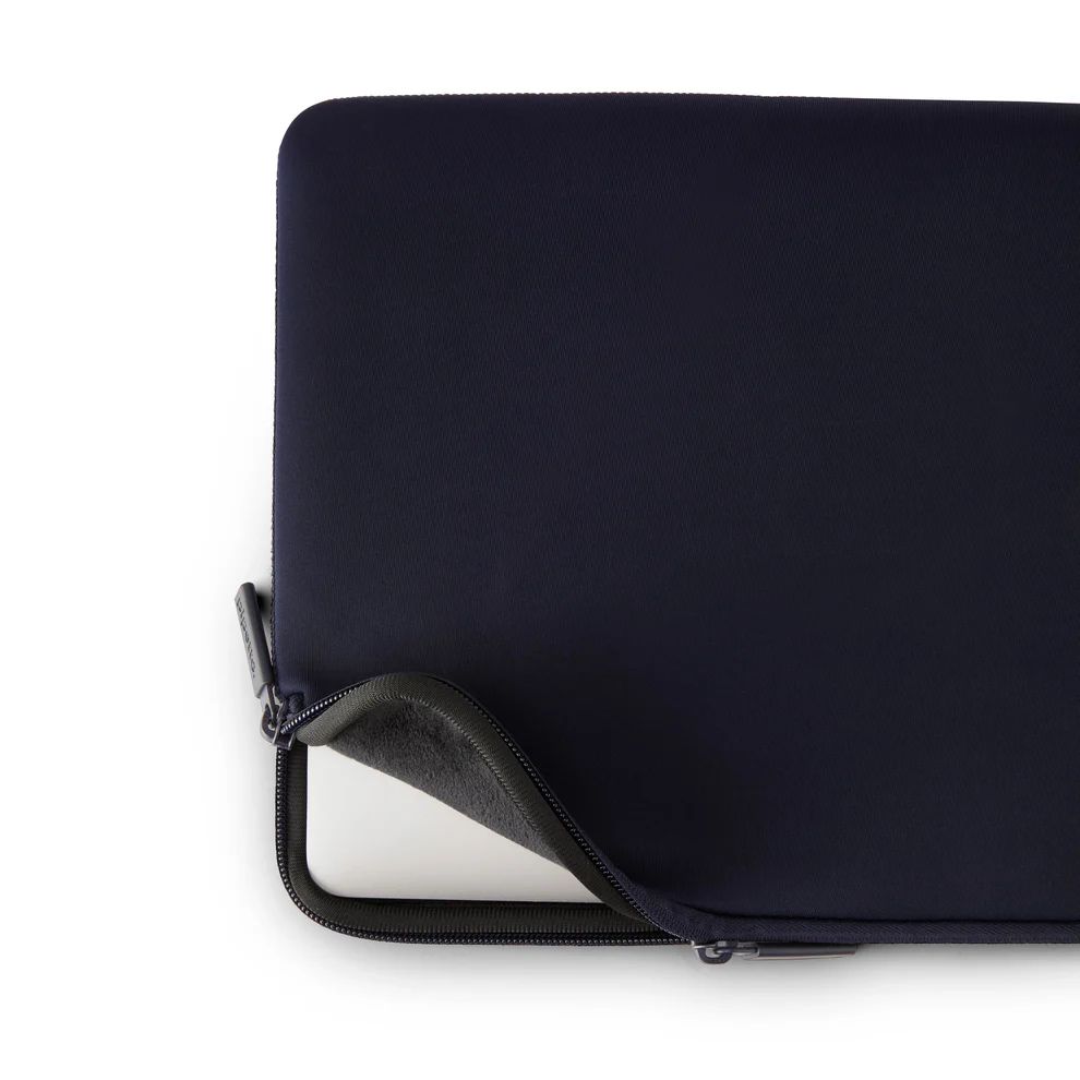 Pipetto Classic Fit Sleeve bag for MacBook 13/14 Dark Blue
