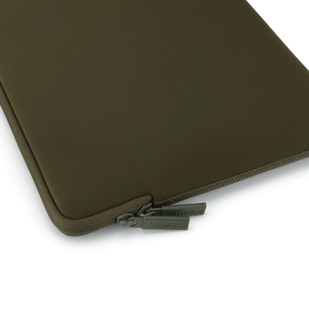 Pipetto Classic Fit Sleeve bag for MacBook 13/14 Dark Green