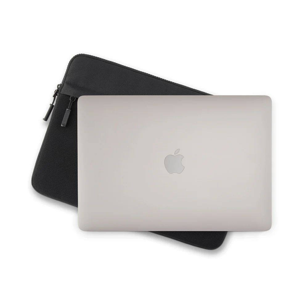 Pipetto Expand Sleeve bag for MacBook Pro 14/Air 13.6 Black
