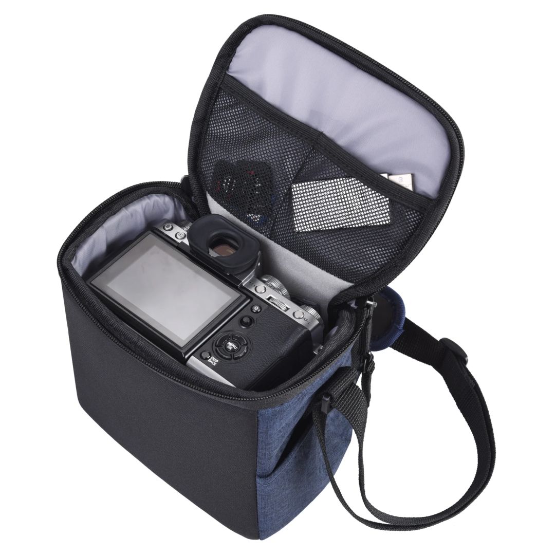 Vanguard VESTA Aspire 15 NV 3 Litre Shoulder Bag Blue