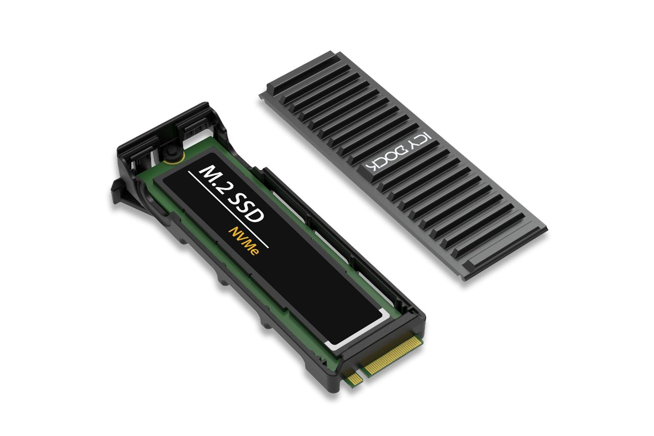 IcyDock ExpressSlot Core MB305M4P-B Removable M.2 NVMe SSD to PCIe 4.0 x4 Mobile Rack Adapter Card for PCIe Expansion Slot