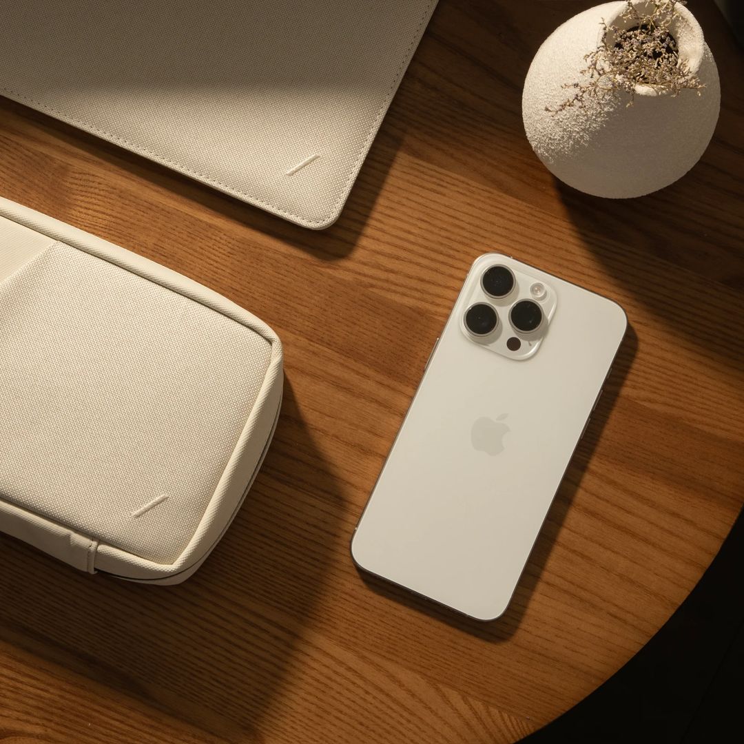 Native Union Stow Slim Sleeve case for Macbook 13/14