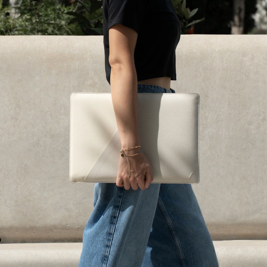 Native Union Stow Slim Sleeve case for Macbook 15/16