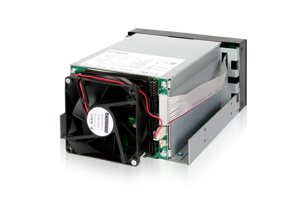 IcyDock FatCage MB153SP-B 3 Bay EZ-Tray 3.5