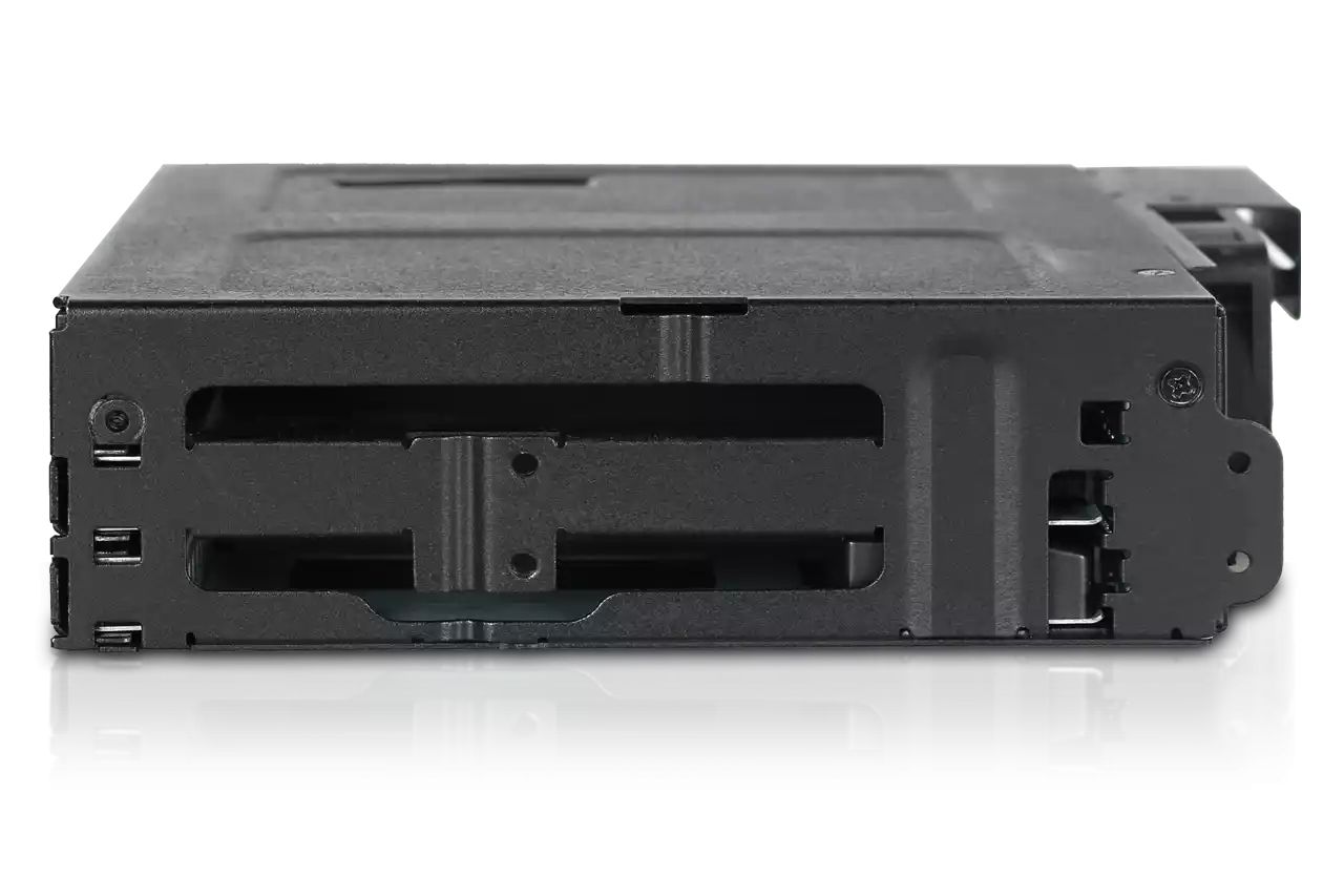 IcyDock ToughArmor MB604SPO-B 4 x 2.5