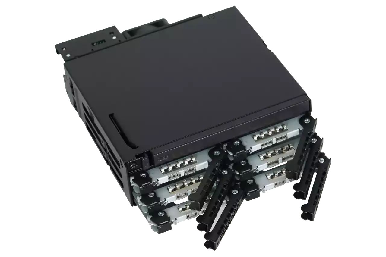 IcyDock ToughArmor MB606SPO-B 6 x 2.5