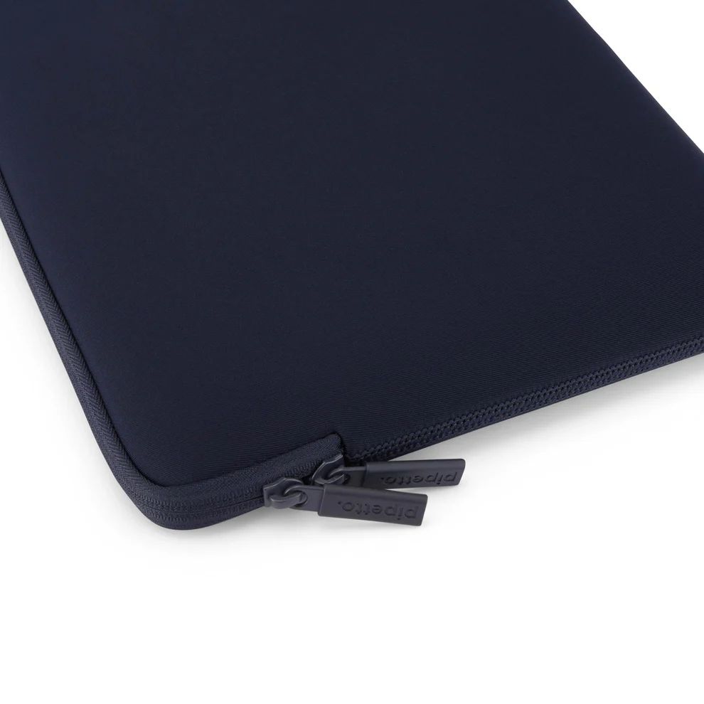 Pipetto Classic Fit Sleeve case for MacBook Neo 13/14 (A18 Pro) Dark Blue