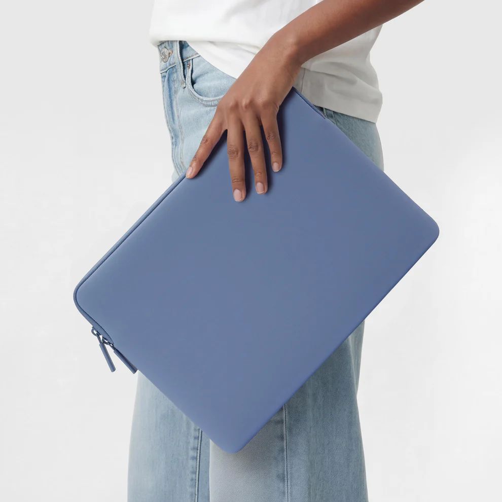 Pipetto Classic Fit Sleeve case for MacBook Neo 13/14 (A18 Pro) Dark Lavender