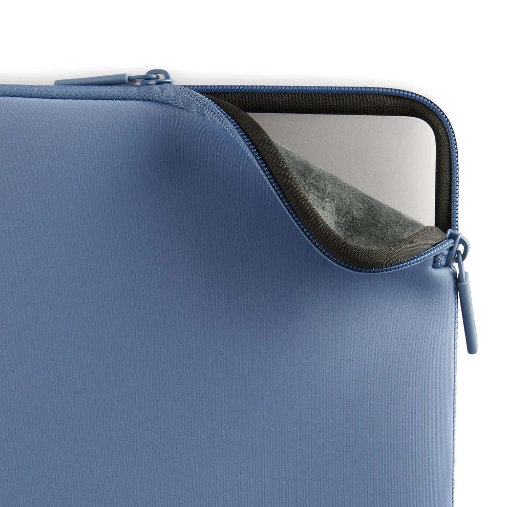 Pipetto Classic Fit Sleeve case for MacBook Neo 13/14 (A18 Pro) Dark Lavender
